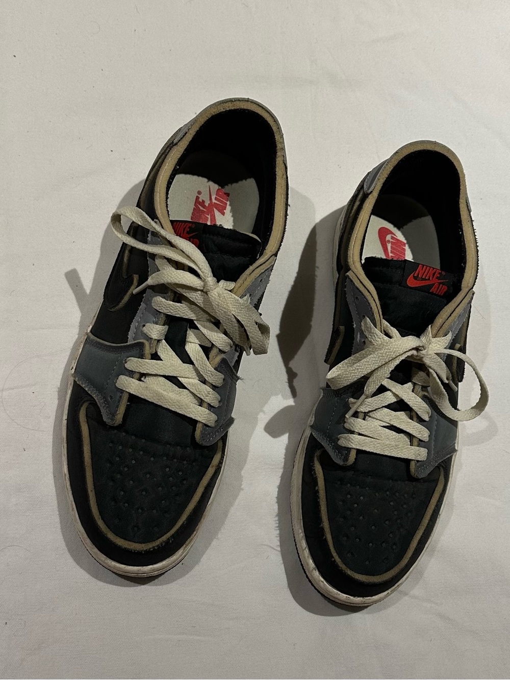Nike Men’s Low-Top Sneakers in Black, Gray and Cream